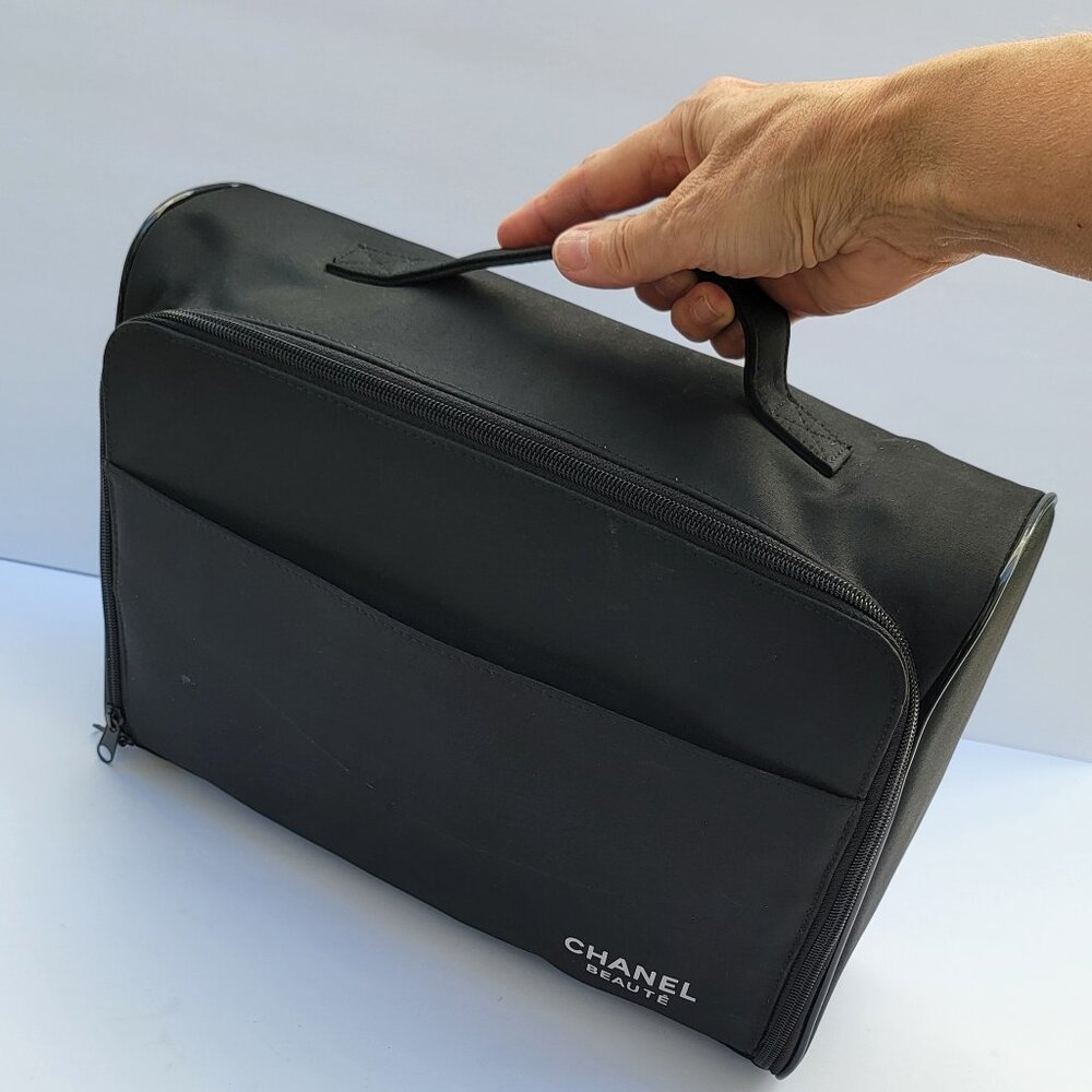 CHANEL NY Makeup Artist Case, Les Essentials De l’Artiste, professional travel